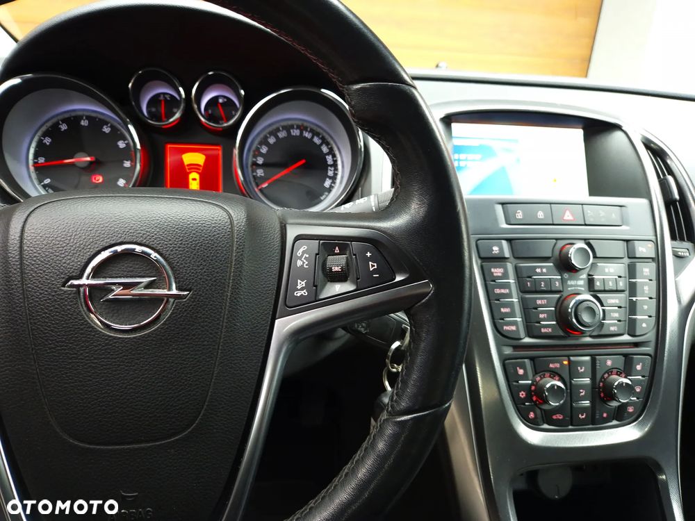 Opel Astra 1.6 Turbo Innovation - 21