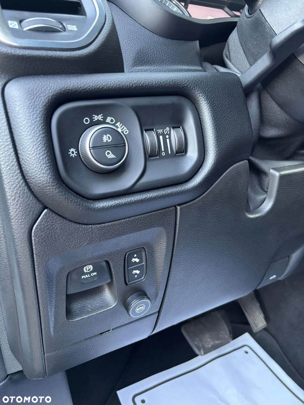 Dodge RAM 1500 5.7 4x4 - 8