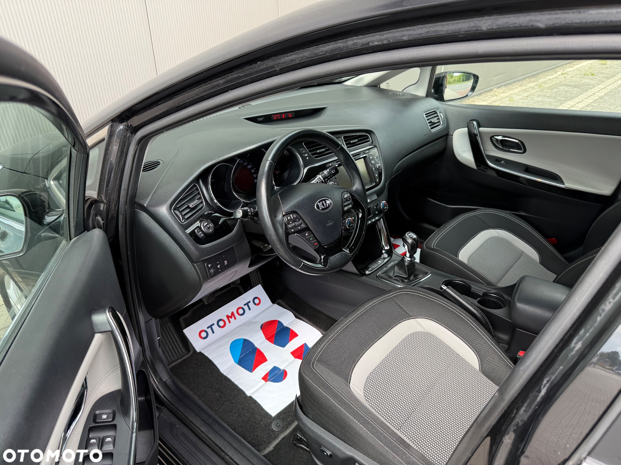 Kia Ceed - 13