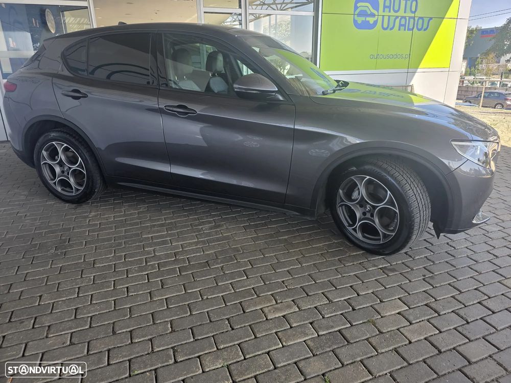 Alfa Romeo Stelvio 2.2 D Sprint AT8 - 5