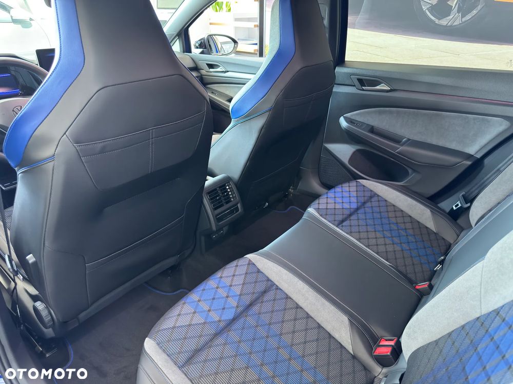 Volkswagen Golf Variant - 8