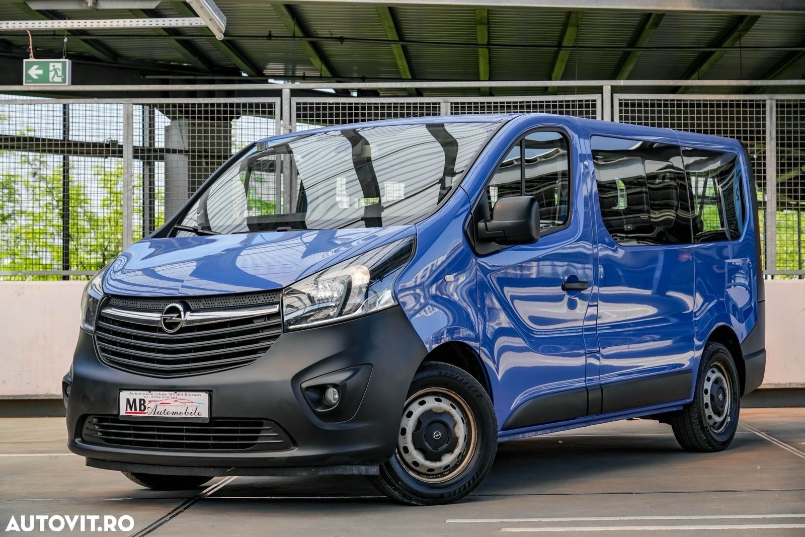 Opel Vivaro - 1