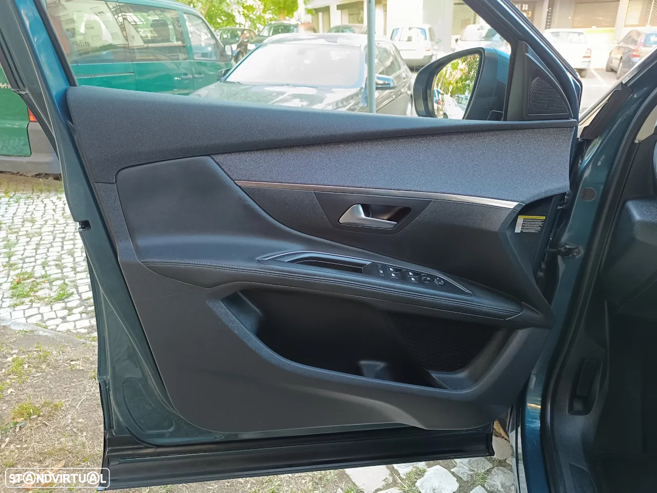 Peugeot 5008 1.2 PureTech Allure EAT8 - 10