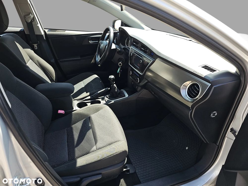Toyota Auris 1.4 D-4D Premium - 21