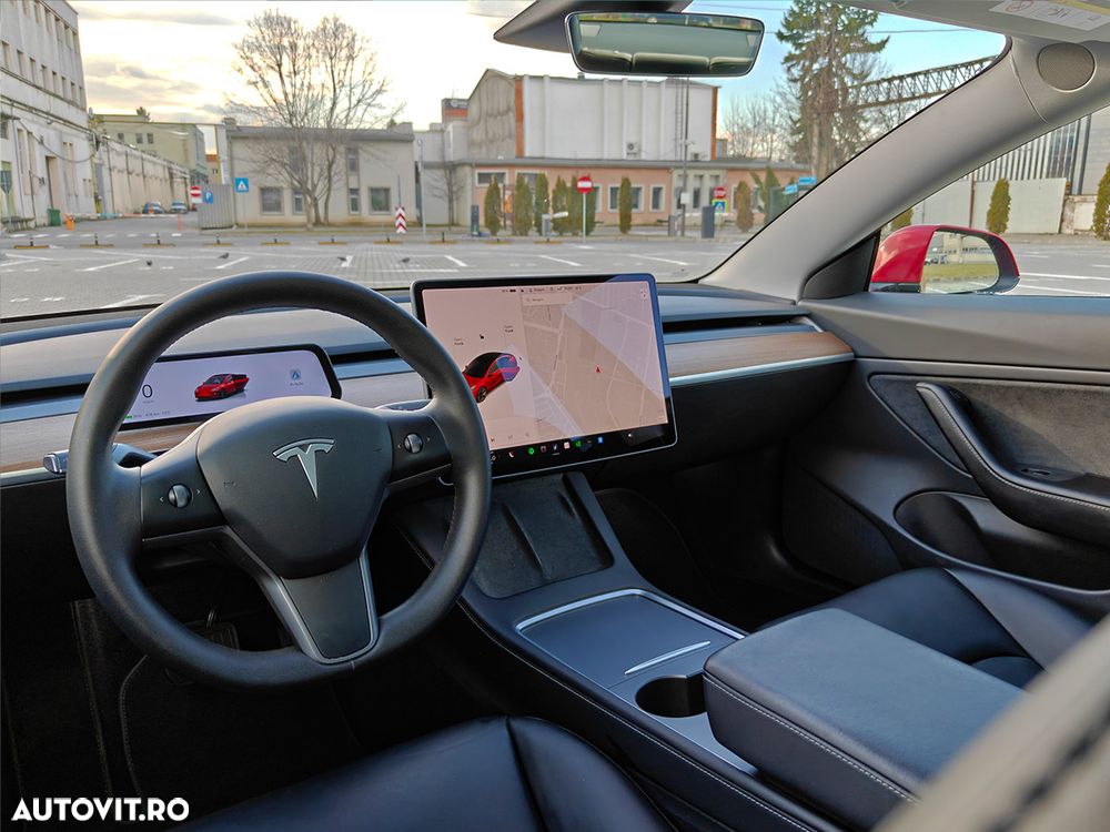 Tesla Model 3 - 14