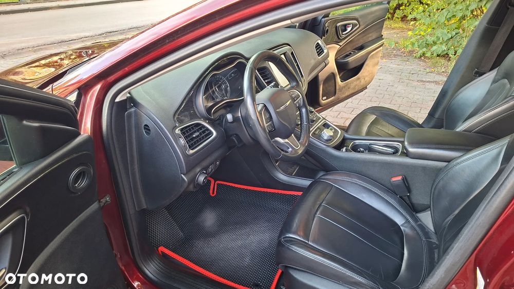Chrysler 200 - 18