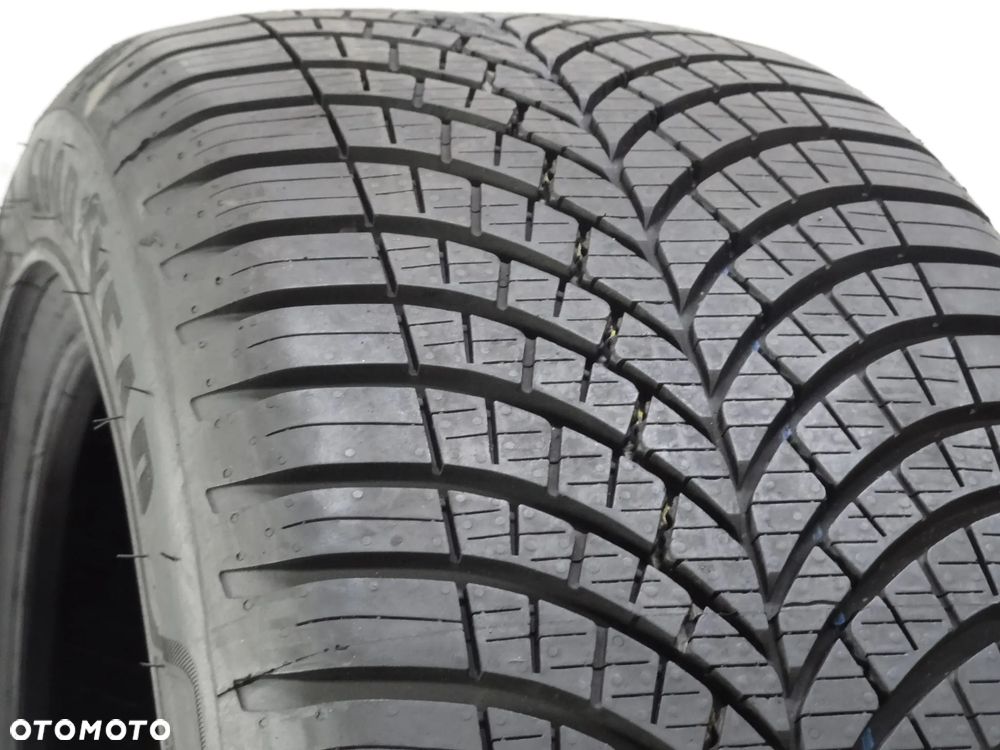 225/45R18 GOODYEAR VECTOR 4SEASONS G3 , 7,7mm 2025r B5166 - 2