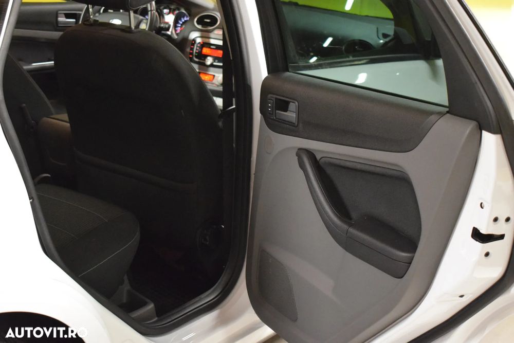 Ford Focus - 14