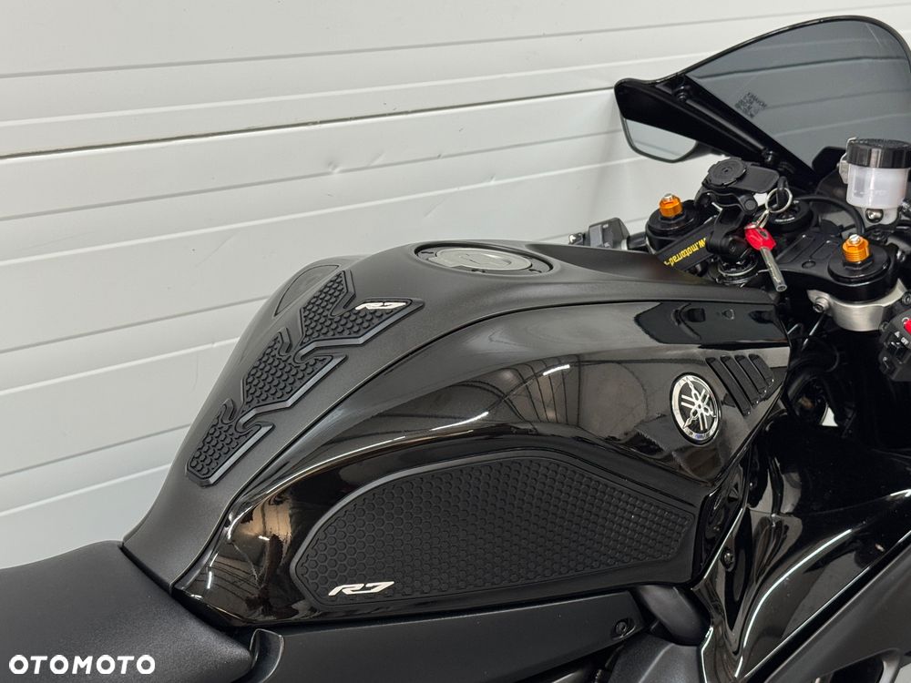 Yamaha R7 - 9