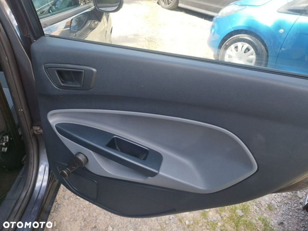 Ford Fiesta - 17