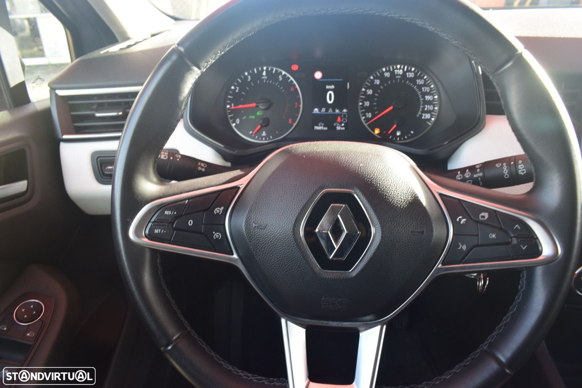 Renault Clio 1.0 TCe Limited - 11