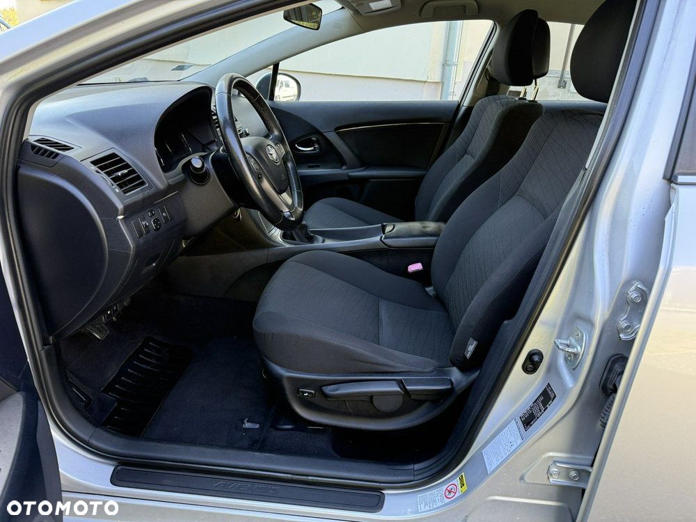 Toyota Avensis 1.8 Style - 27