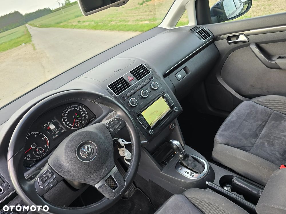 Volkswagen Touran 2.0 TDI DPF DSG Highline - 13