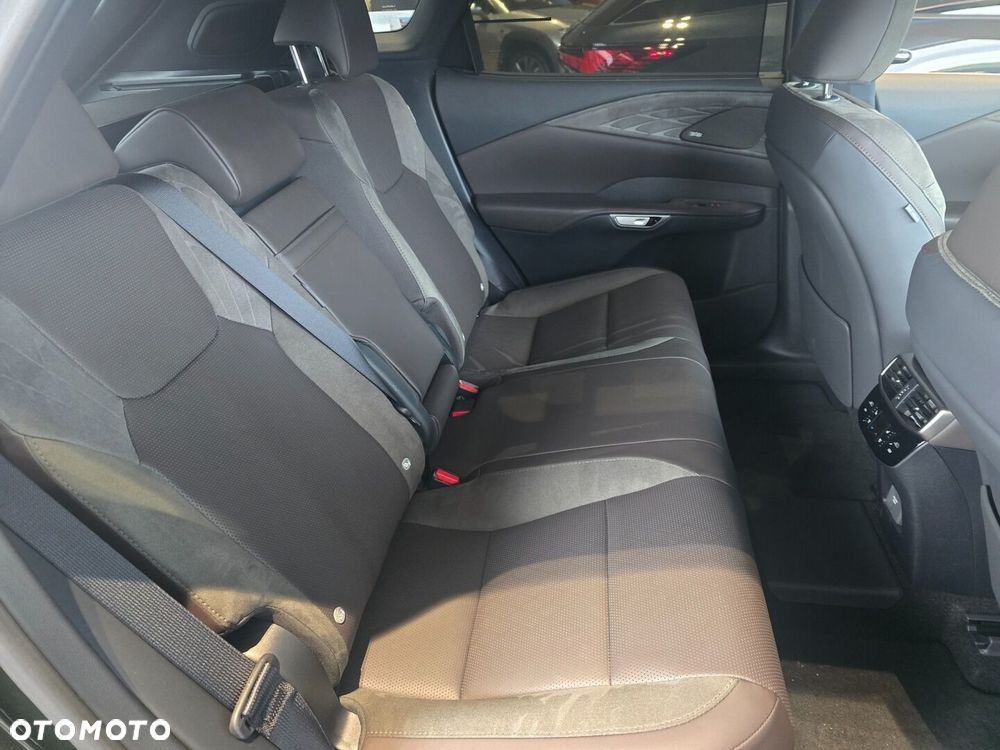 Lexus RX - 9