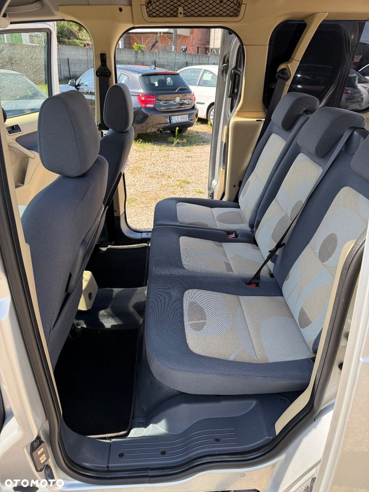 Ford Tourneo Connect - 15