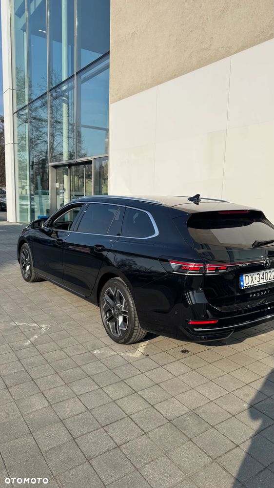 Volkswagen Passat - 4