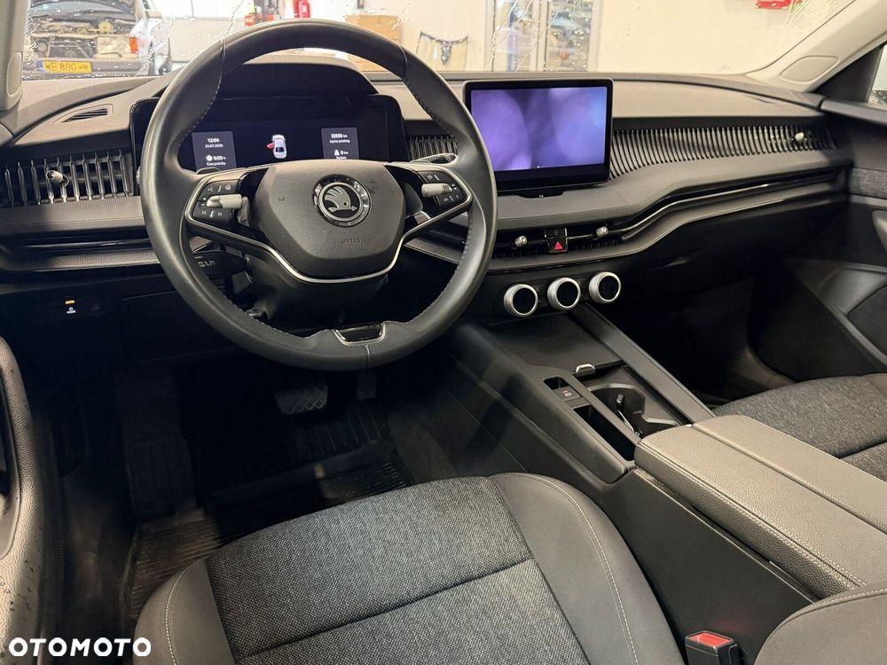 Skoda Superb 2.0 TDI SCR Essence DSG - 13