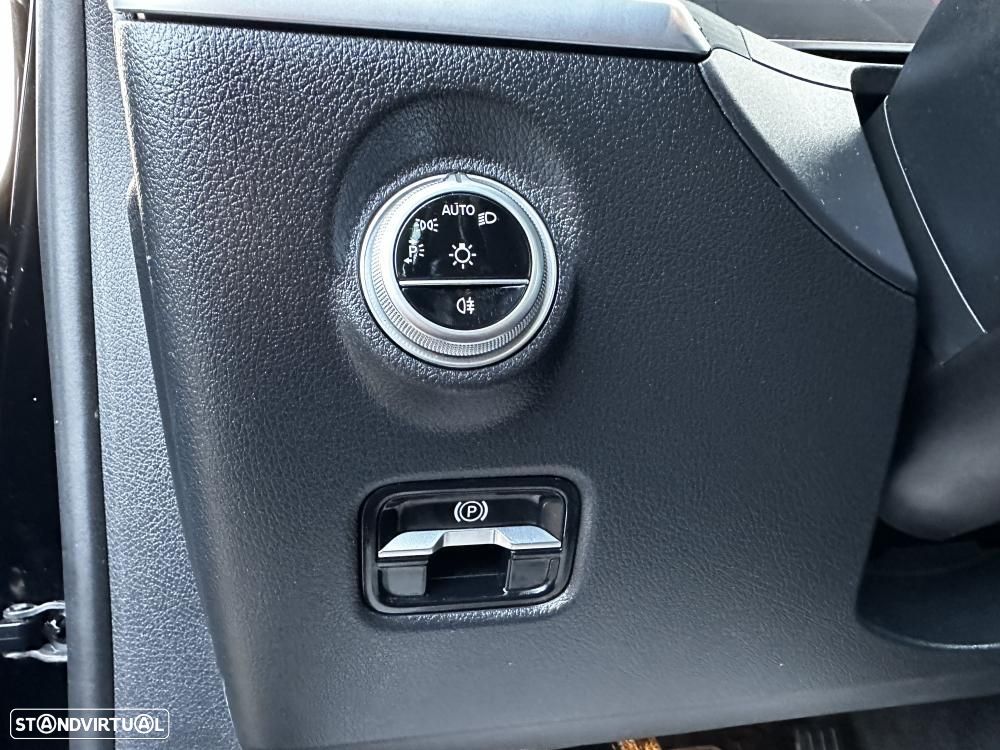 Mercedes-Benz C 300 e T 9G-TRONIC Avantgarde - 25