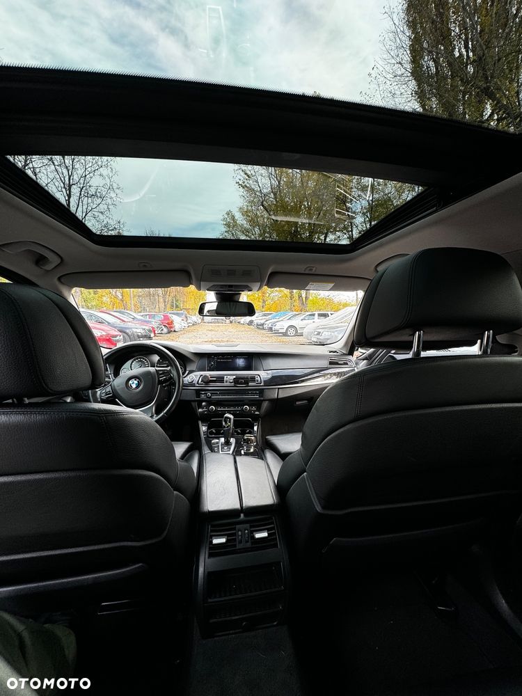 BMW Seria 5 525d xDrive Touring Sport-Aut Luxury Line - 15