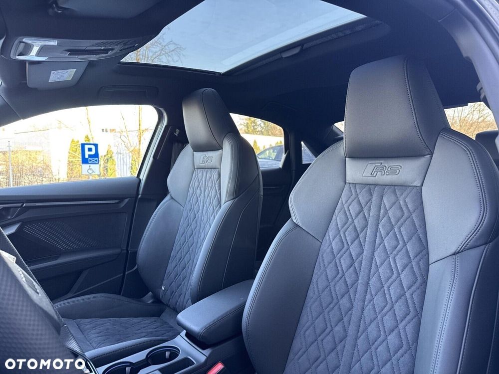 Audi RS3 Limousine - 11