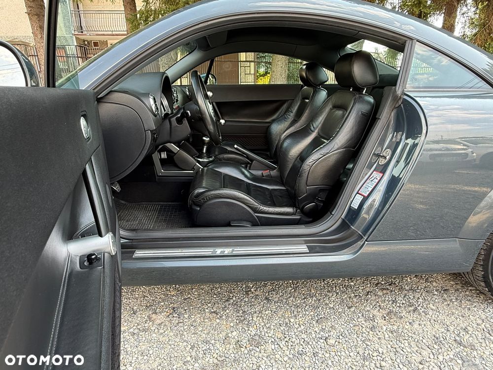 Audi TT Coupé 1.8T Quattro - 11
