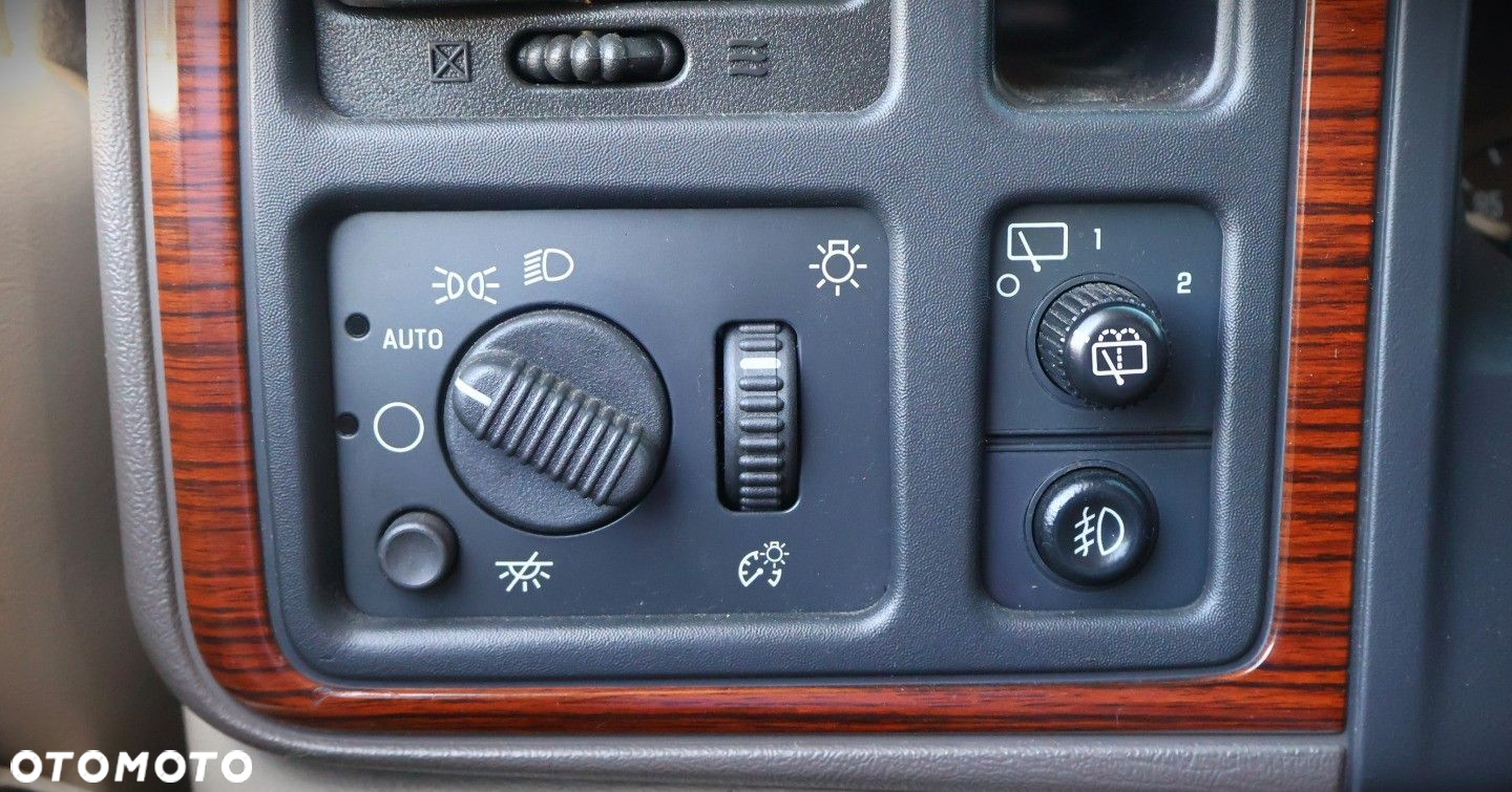 Cadillac Escalade - 27