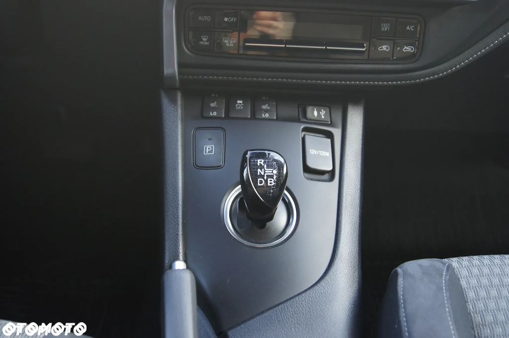 Toyota Auris Hybrid 135 Selection - 31