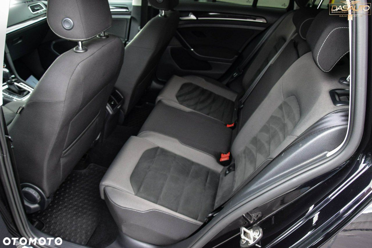 Volkswagen Golf - 25
