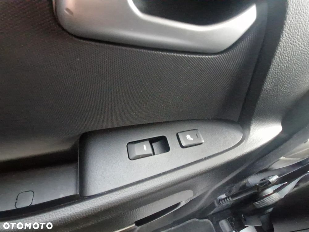 Kia Sportage 2.0 CVVT 2WD Automatik Vision - 32