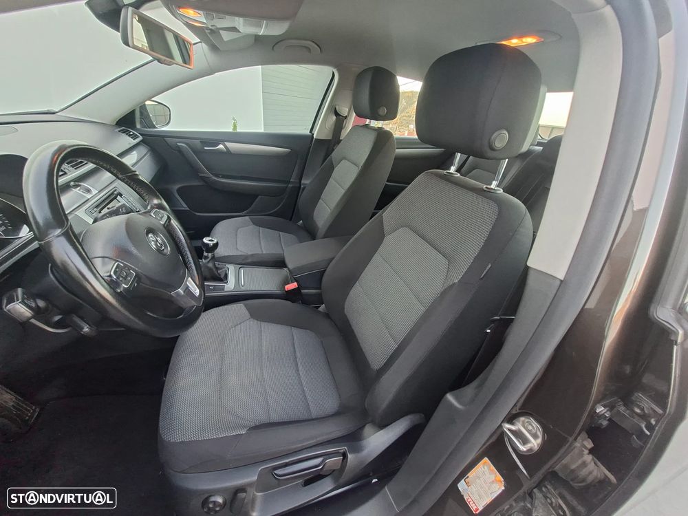 VW Passat 2.0 TDI BlueMotion Exclusive - 21