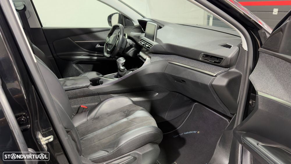 Peugeot 3008 PureTech 130 Stop & Start GPF Allure Business-Pack - 18