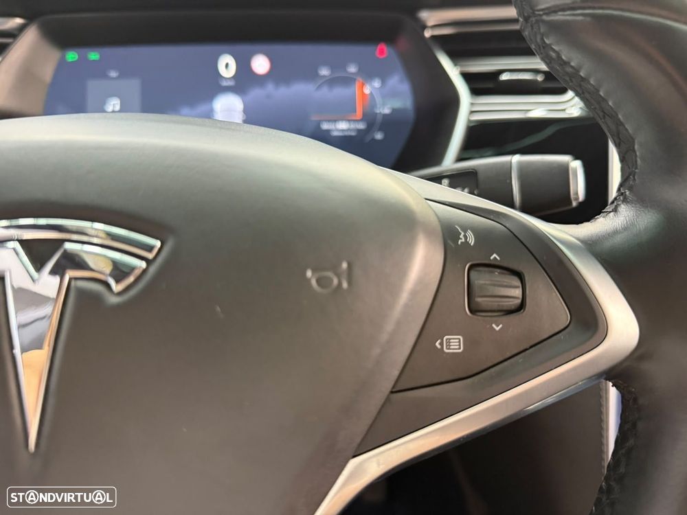 Tesla Model X 100D - 18