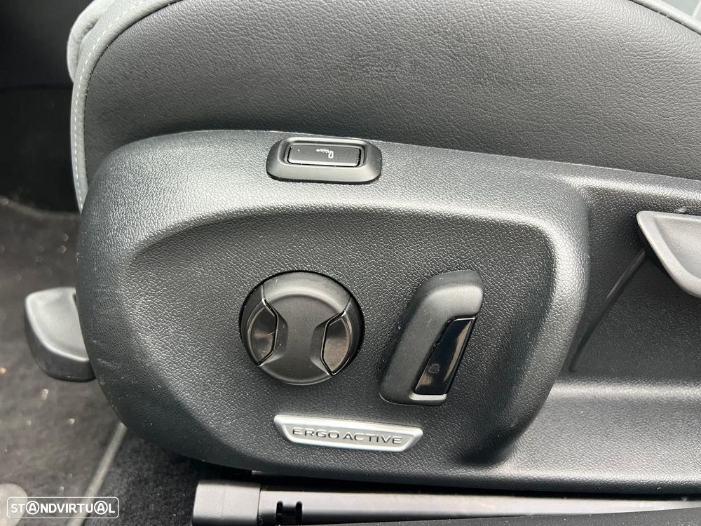 VW Passat Variant 2.0 TDi Business DSG - 12