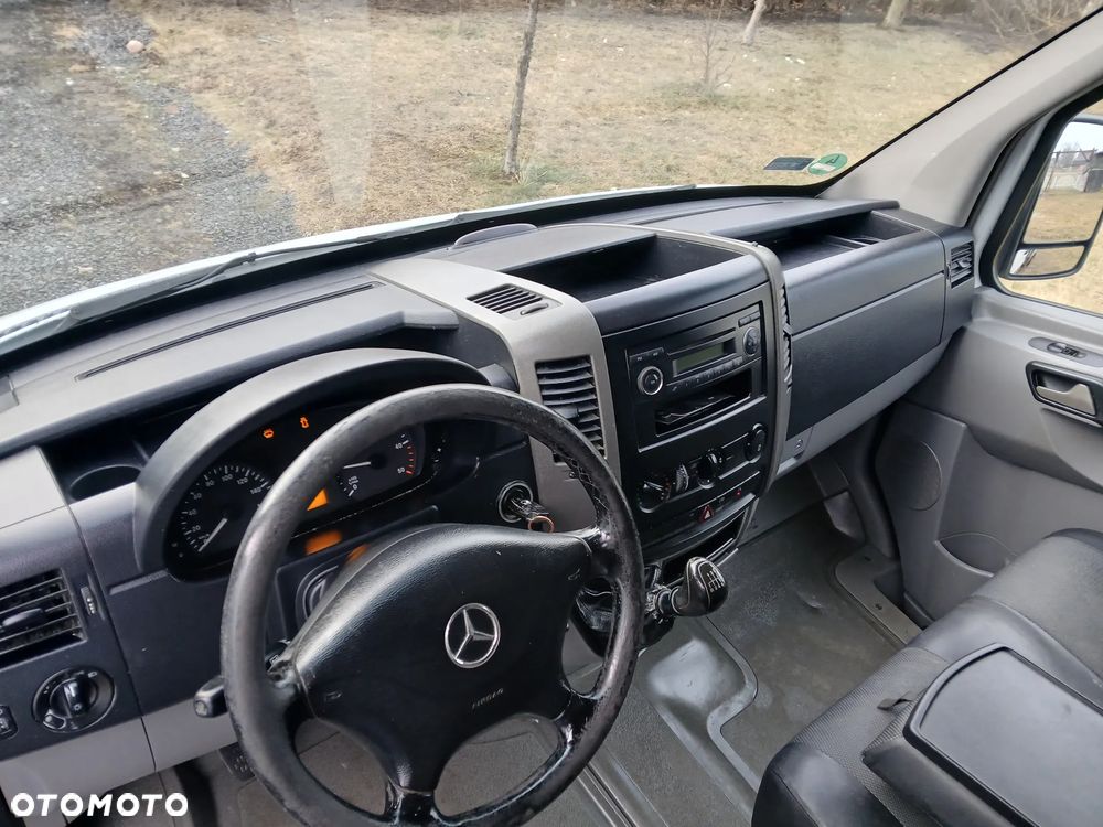 Mercedes-Benz Sprinter - 13