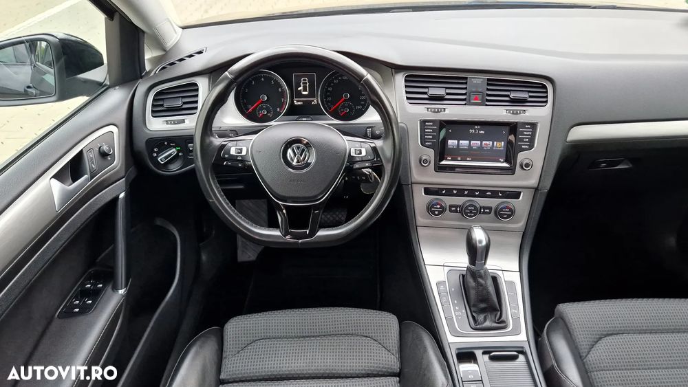 Volkswagen Golf - 12