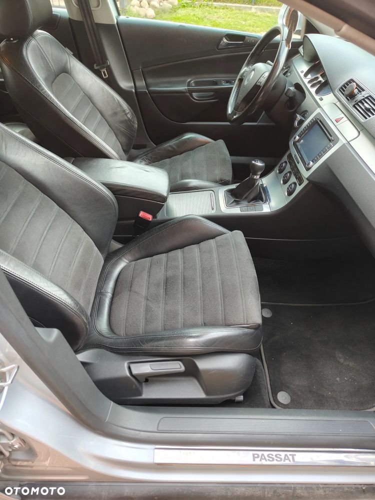 Volkswagen Passat 2.0 TDI DPF Highline - 8