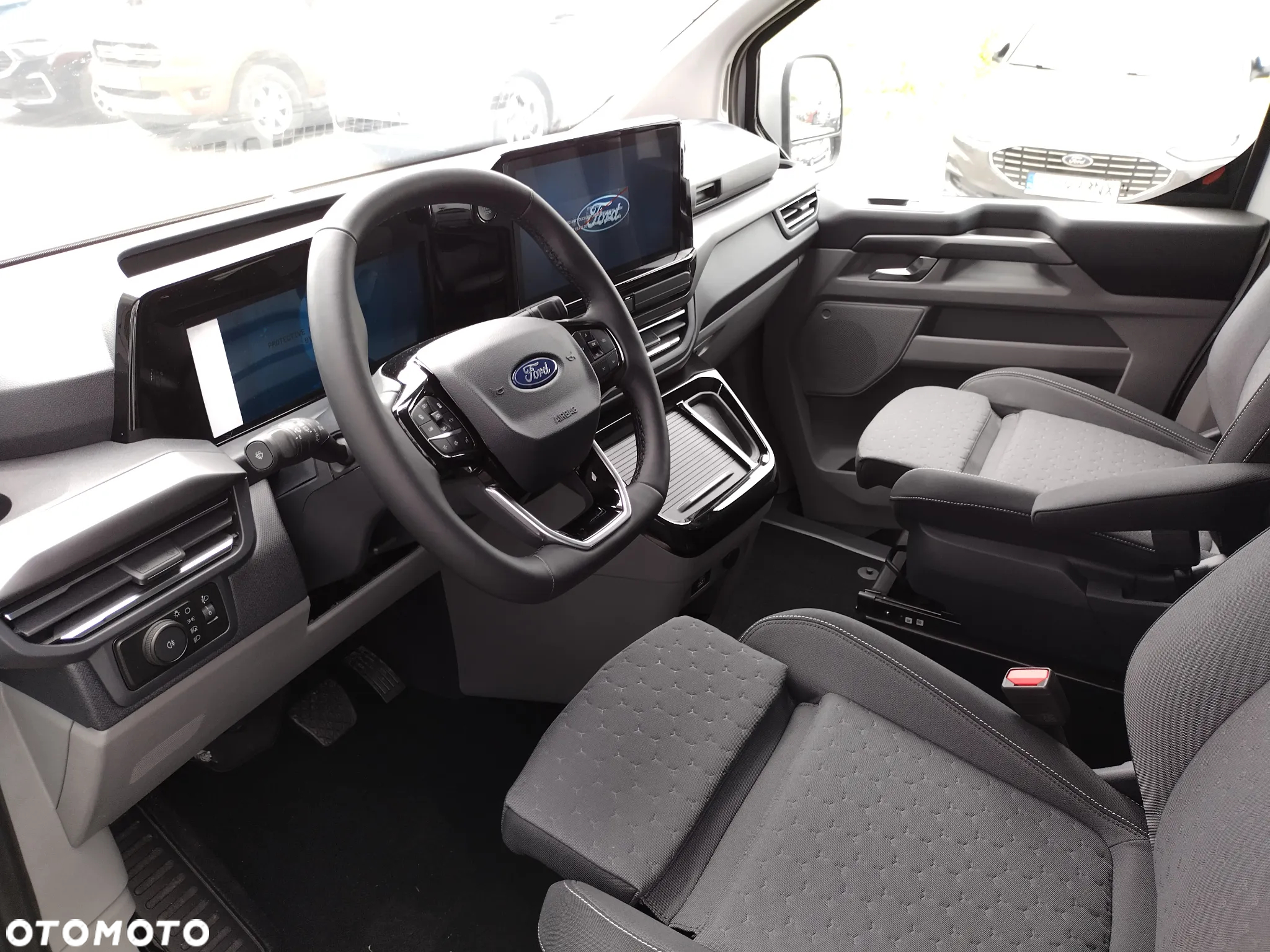 Ford Tourneo Custom 2.0 EcoBlue 320 L2 Titanium - 5