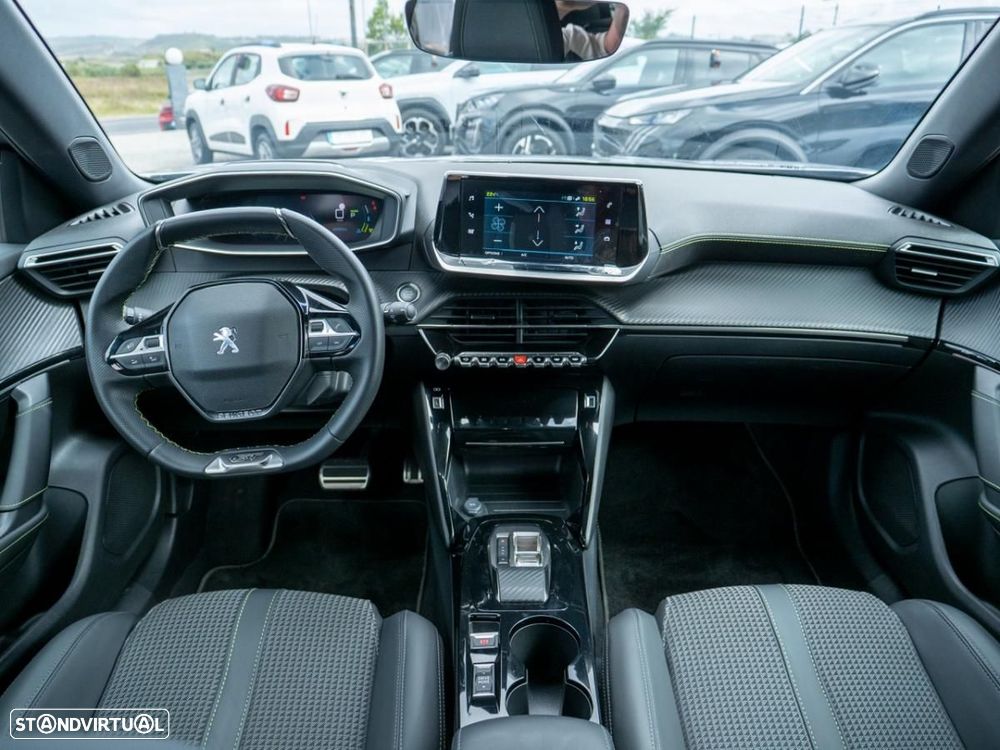 Peugeot e-2008 50 kWh GT - 27
