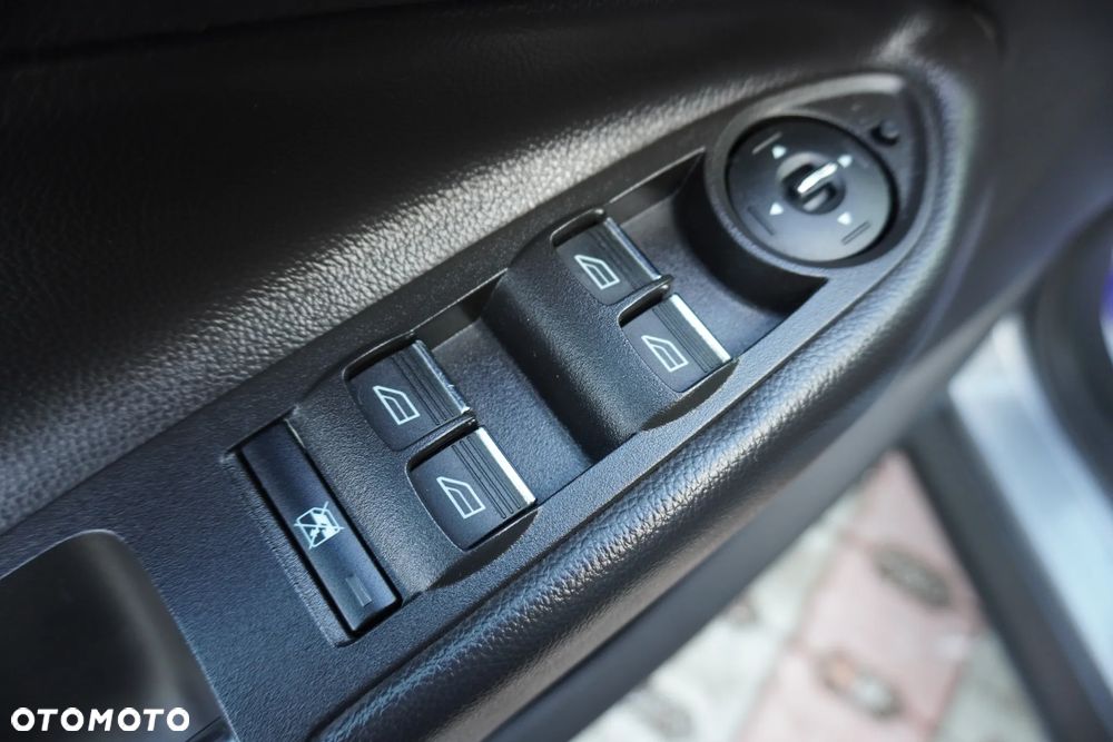 Ford Kuga 2.0 TDCi 4x4 Titanium - 28