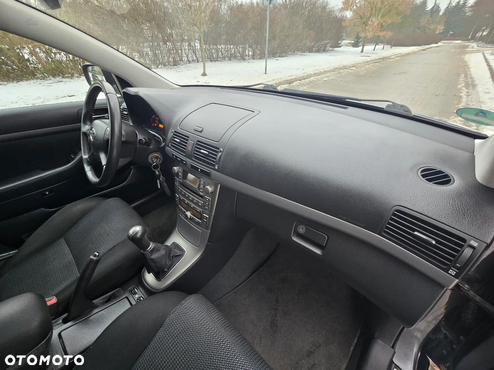 Toyota Avensis 1.8 VVT-i Combi - 27