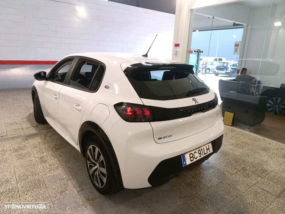 Peugeot E-208 2023 photo 2