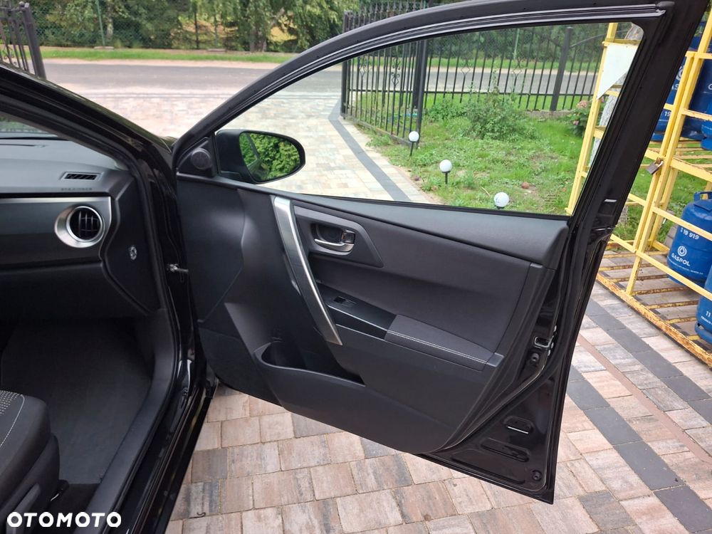 Toyota Auris 1.6 Valvematic Executive - 19