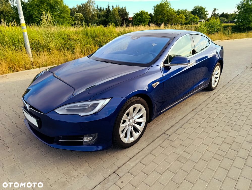 Tesla Model S - 17