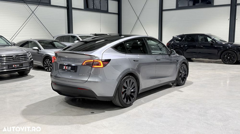 Tesla Model Y Performance Dual Motor AWD - 5