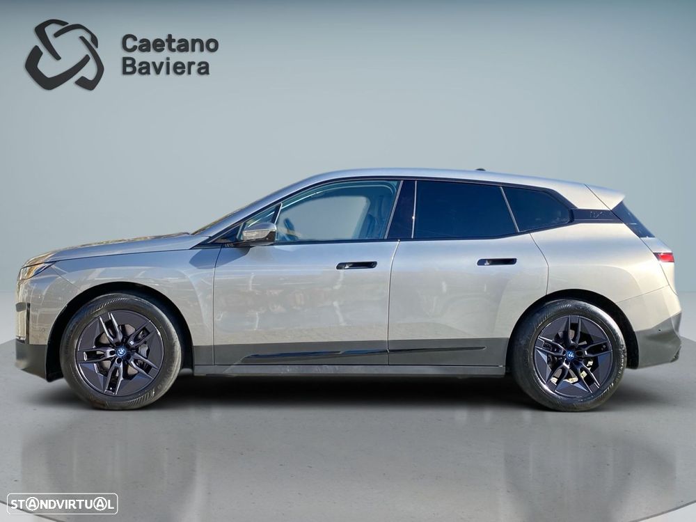 BMW iX xDrive 40 - 28
