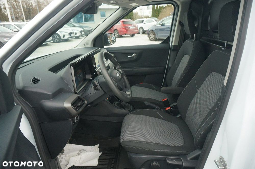 Ford Transit Courier - 13