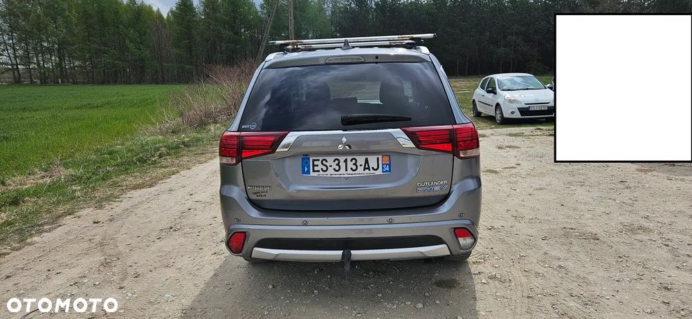 Mitsubishi Outlander - 4