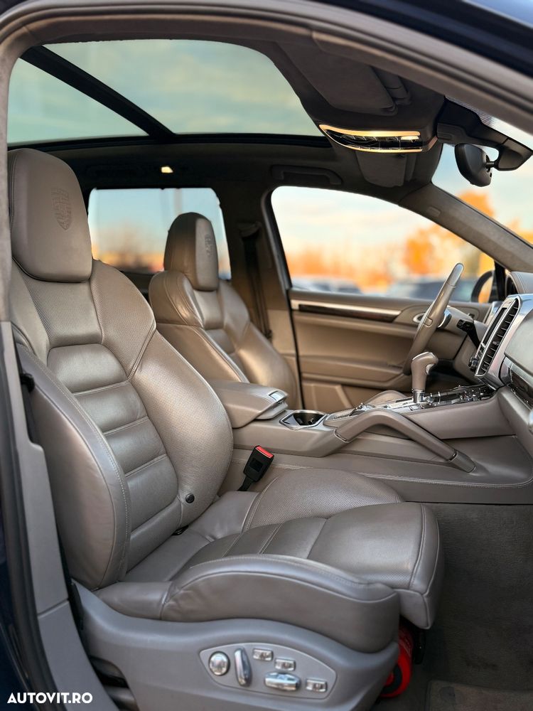 Porsche Cayenne 3.0 L V6 - 11