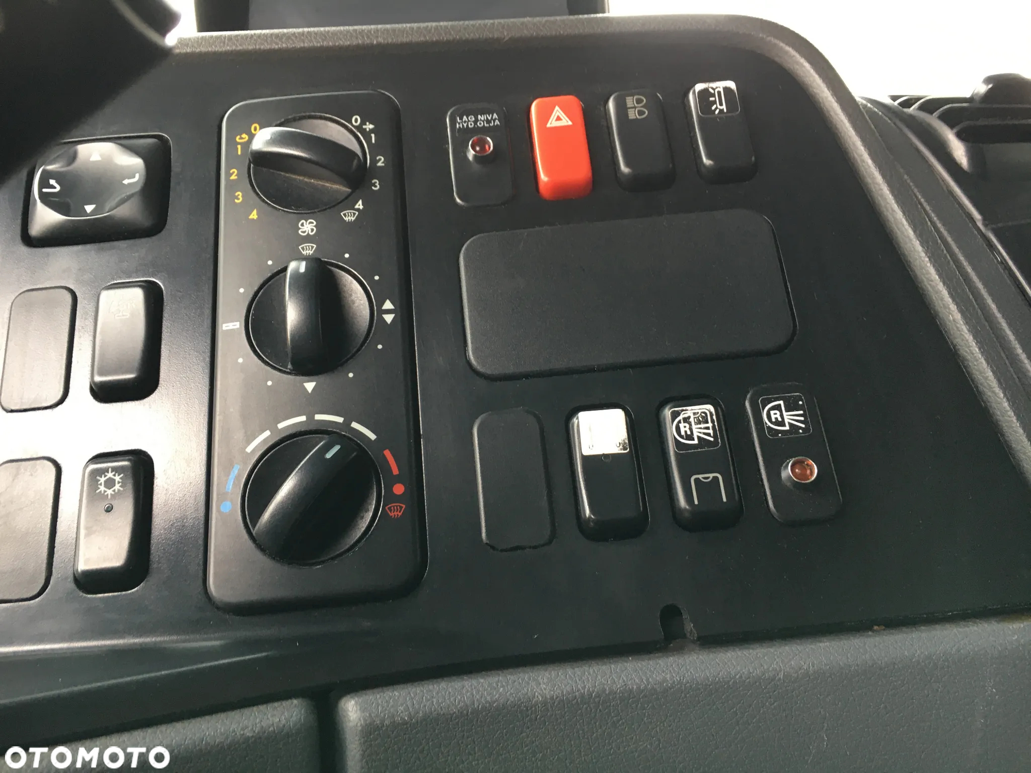 Mercedes-Benz ATEGO - 7