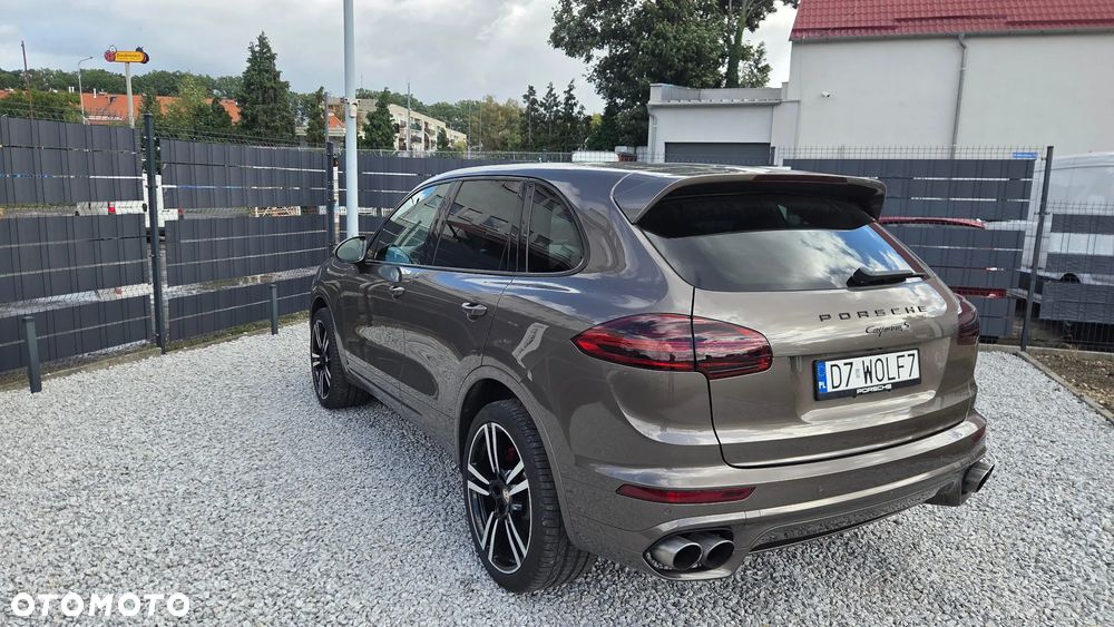Porsche Cayenne Platinum Edition - 9